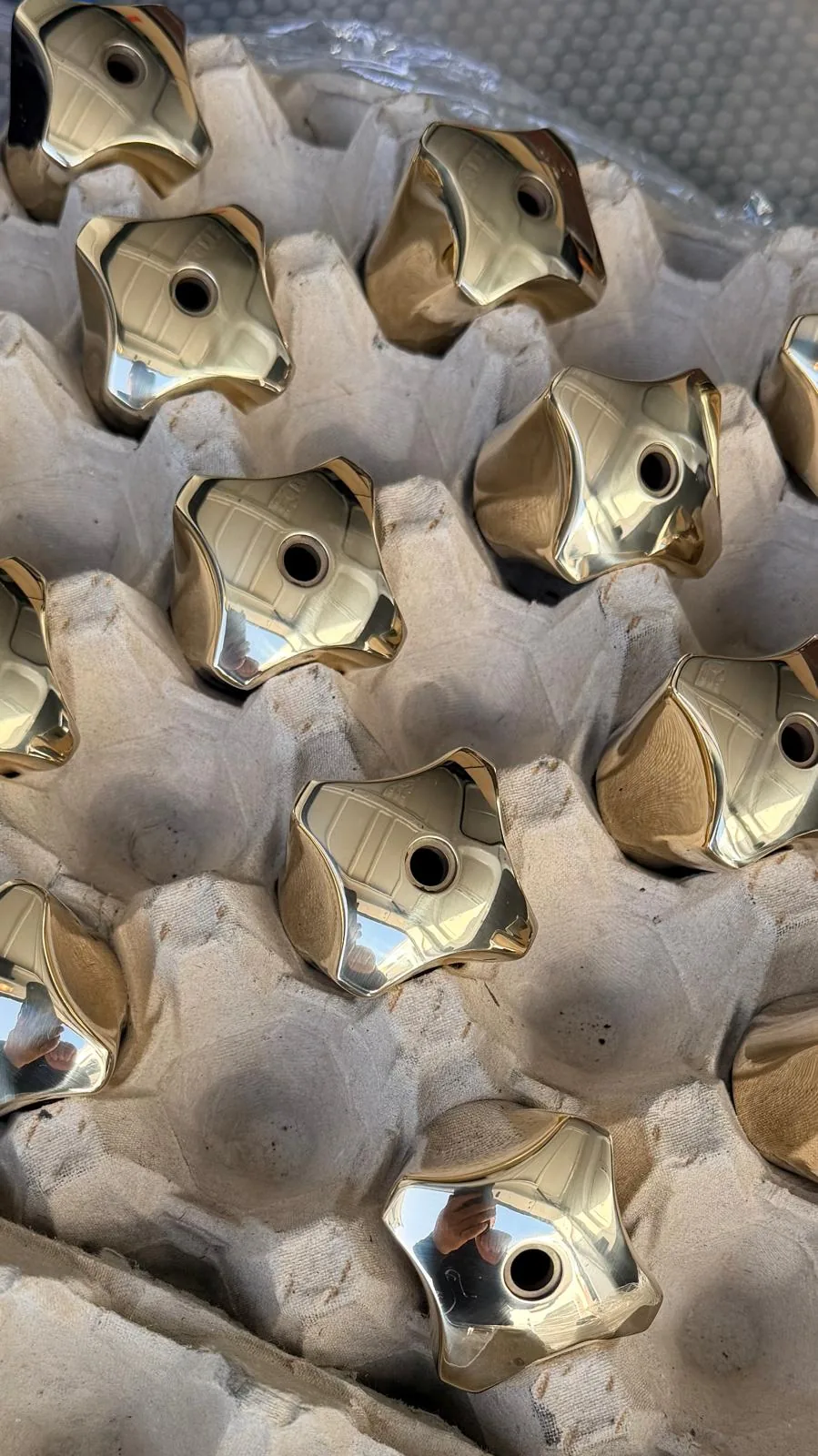 Hochwertig bearbeitete Metalloberfläche
