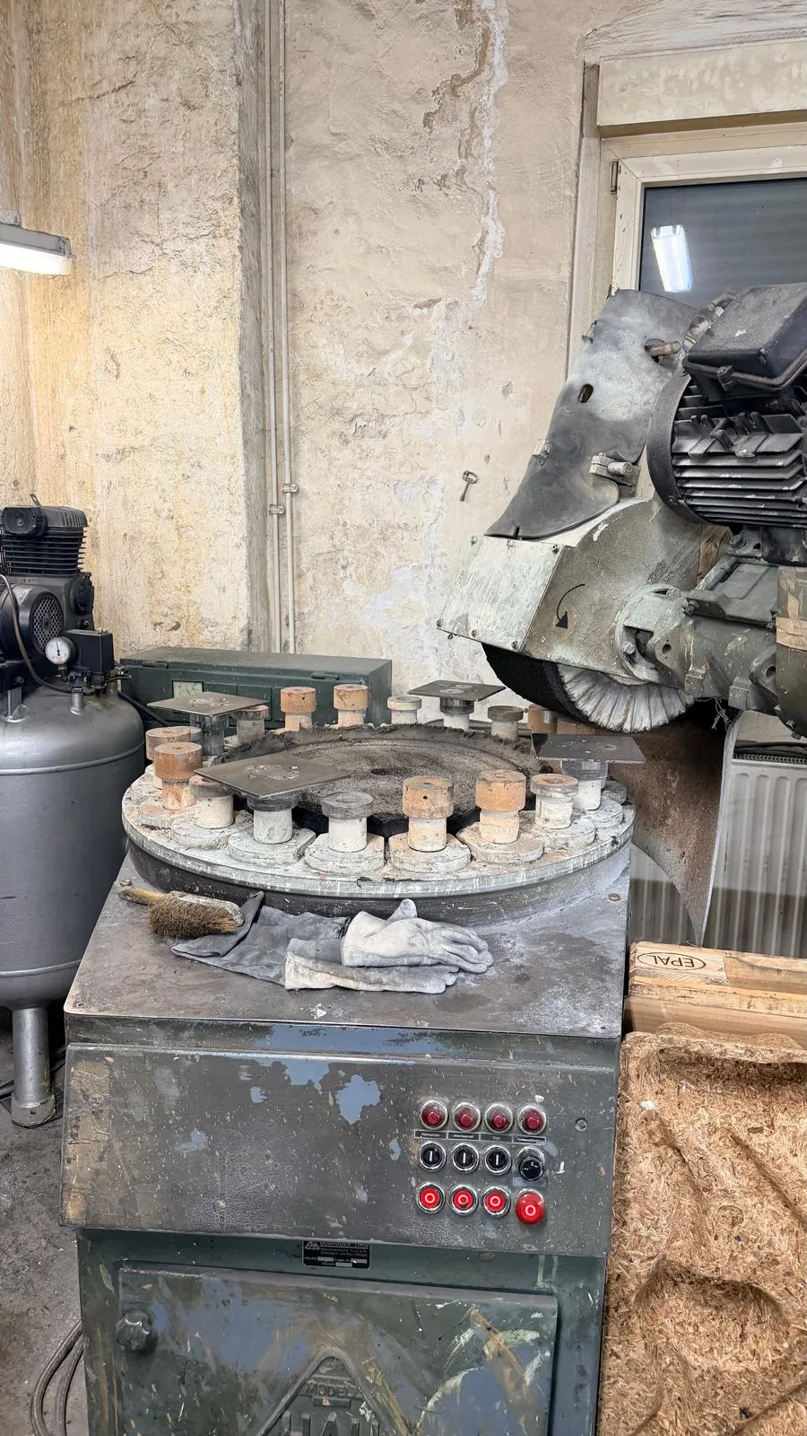 Bearbeitete Metalloberfläche – Arbeitsbeispiel 12